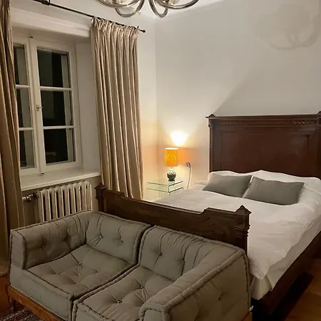 Apartament, Dwor Apartment Kuflew